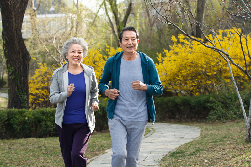 老年人堅持運動好處多 老年人堅持運動好處多